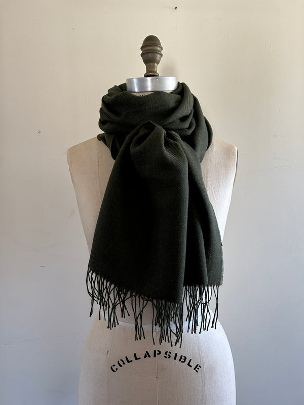 BABY WOOL BLANKET STOLE ブラック LIDNM（リドム）の「BABY WOOL BLANKET STOLE（マフラー）」 - WEAR