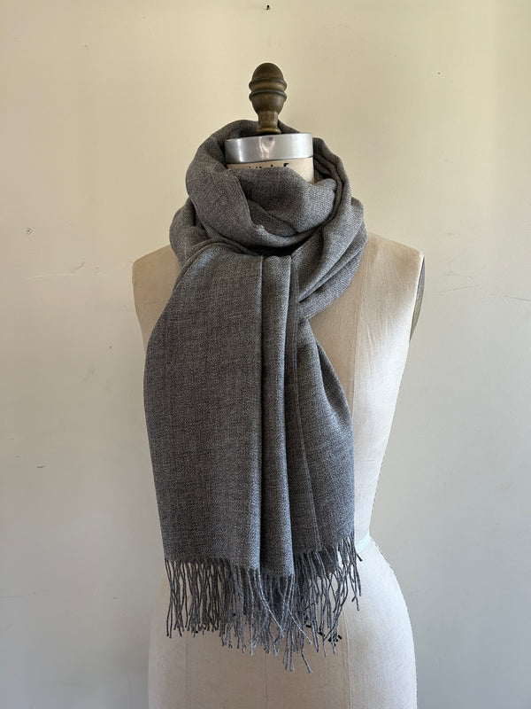 yoke 19aw ALPACA WOOL LONG STOLE・GRAY ECO Alpaca Blanket Scarf - Johanna Howard Home